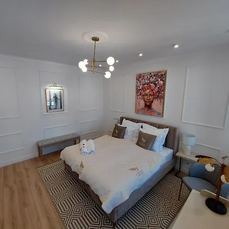 Raphael's Apartment, Classe 3 Etoiles Апартаменты
