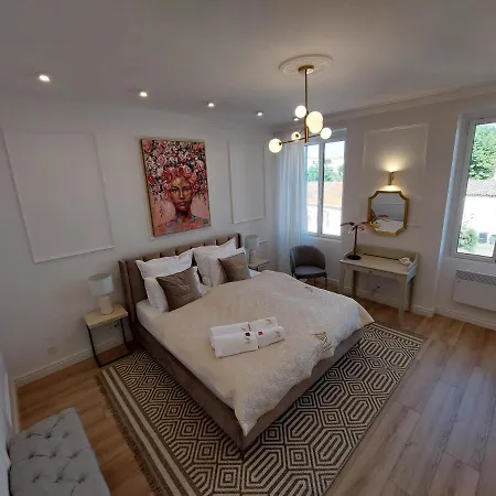 Raphael's Apartment, Classe 3 Etoiles Апартаменты *