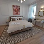 Raphael's Apartment, Classe 3 Etoiles *